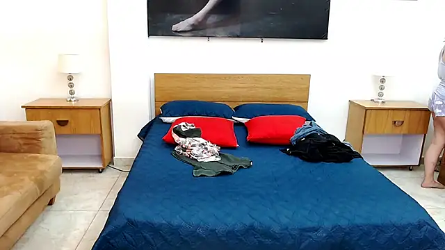 Snapshot of MaloryAndLuna chatting on October 11, 2025, 11:55 am MaloryAndLuna online show from October 11, 2025, 11:55 am