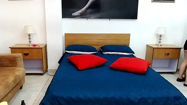 Snapshot of MaloryAndLuna chatting on October 8, 2025, 11:56 am MaloryAndLuna online show from October 8, 2025, 11:56 am