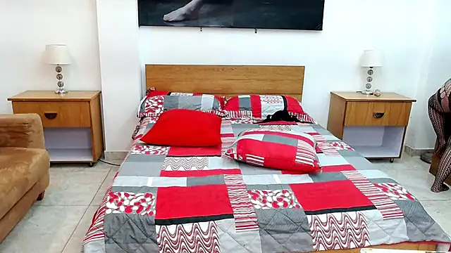 Snapshot of MaloryAndLuna chatting on October 17, 2025, 11:56 am MaloryAndLuna online show from October 17, 2025, 11:56 am