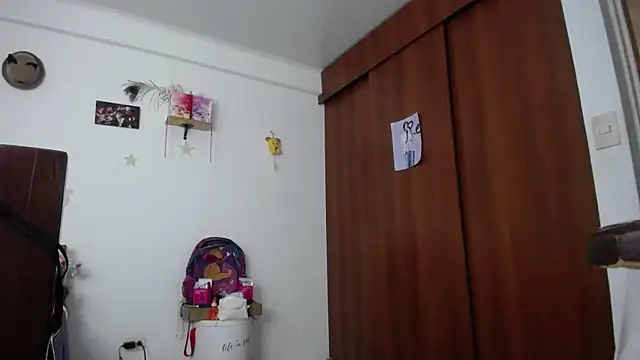 Snapshot of Moon_lunita chatting on May 21, 2026, 8:17 pm Moon lunita online show from May 21, 2026, 8:17 pm