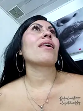 Tania mature online show from March 13, 2026, 5:07 pm