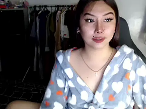 urqueendominant online show from March 23, 2025, 3:43 am