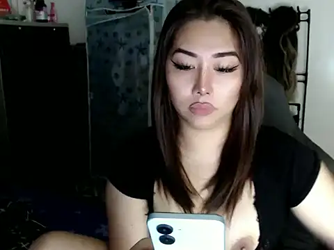 urqueendominant online show from October 8, 2025, 4:58 am