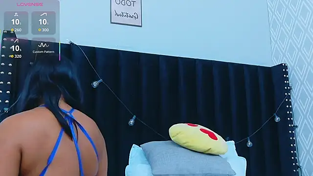 colombiamommy online show from November 11, 2025, 12:44 pm