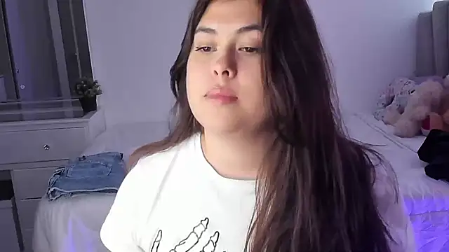 Alyaa s online show from March 22, 2025, 8:48 pm