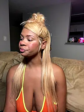 shawneebaby online show from September 29, 2025, 5:03 am