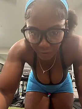 TilaTotti online show from April 8, 2026, 4:14 am