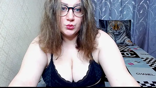 Snapshot of Sindy_Jeniceee chatting on June 3, 2026, 4:01 pm Sindy Jeniceee online show from June 3, 2026, 4:01 pm