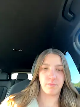 DoriDeluxe66 online show from September 19, 2025, 7:45 am