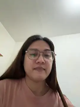 Snapshot of MarieLoveGlamorous chatting on May 28, 2026, 2:23 pm MarieLoveGlamorous online show from May 28, 2026, 2:23 pm
