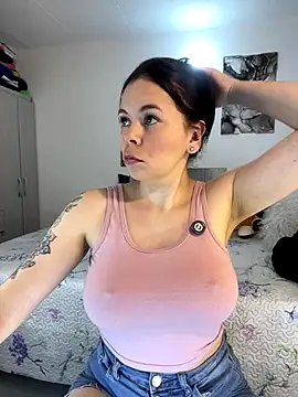 carolina16love online show from November 8, 2025, 9:18 pm