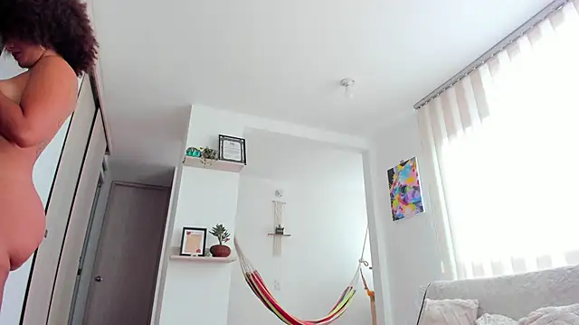 karlye 5 online show from February 26, 2025, 2:16 pm