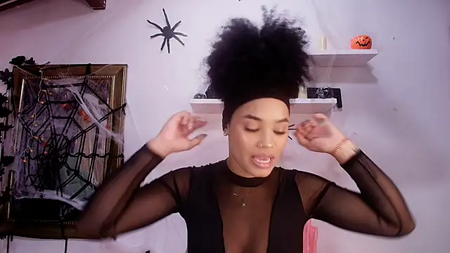 Snapshot of naia_blessed chatting on October 21, 2025, 7:13 pm naia blessed online show from October 21, 2025, 7:13 pm