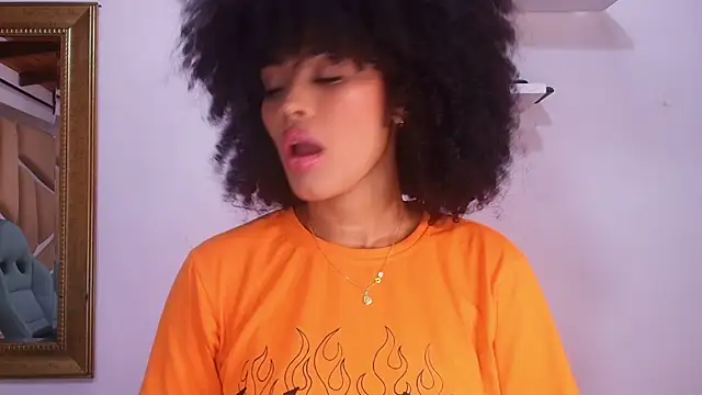 Snapshot of naia_blessed chatting on September 11, 2025, 7:14 pm naia blessed online show from September 11, 2025, 7:14 pm