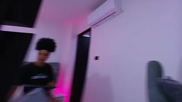 Snapshot of naia_blessed chatting on November 7, 2025, 7:29 pm naia blessed online show from November 7, 2025, 7:29 pm