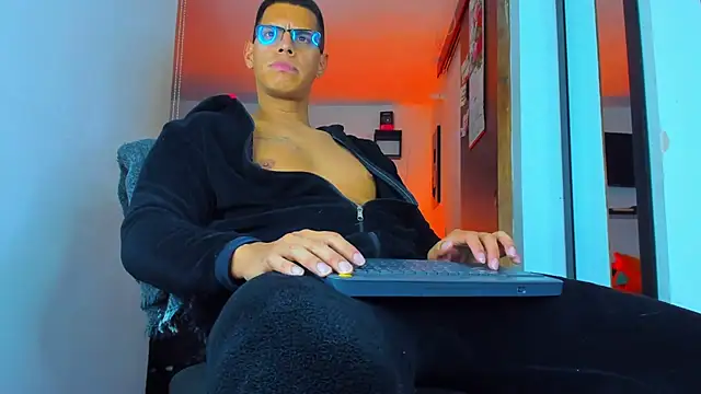 Snapshot of _John_Boy_ chatting on December 2, 2025, 1:06 am John Boy online show from December 2, 2025, 1:06 am