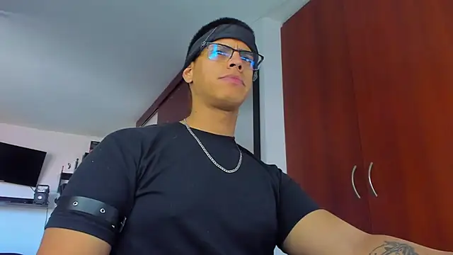 Snapshot of _John_Boy_ chatting on February 4, 2026, 9:21 pm John Boy online show from February 4, 2026, 9:21 pm