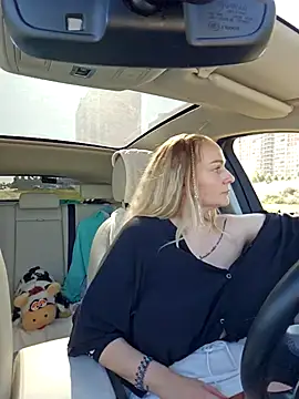 Bondgirl 013 online show from October 4, 2025, 9:11 am