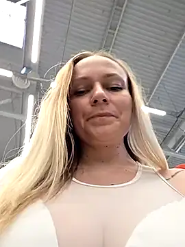 Snapshot of Bondgirl_013 chatting on July 13, 2026, 3:22 pm Bondgirl 013 online show from July 13, 2026, 3:22 pm