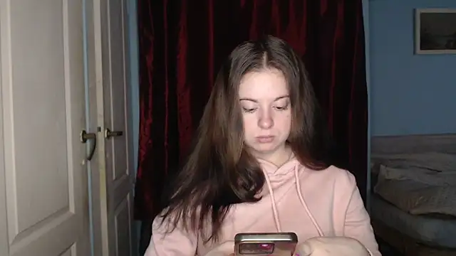 ryhhnnagold99 online show from December 3, 2025, 2:27 pm