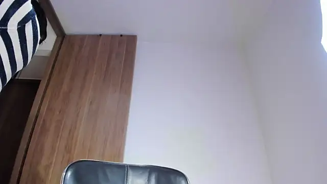 my lovely mia online show from April 18, 2026, 4:09 pm