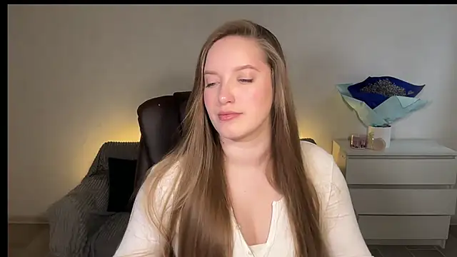 EvaMaddison online show from March 19, 2026, 5:29 am