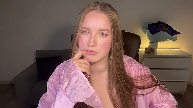 Snapshot of EvaMaddison chatting on July 12, 2026, 7:15 pm EvaMaddison online show from July 12, 2026, 7:15 pm