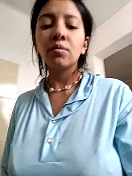  AmyPresley  online show from August 4, 2026, 1:37 pm
