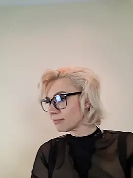 Snapshot of AureliaDoux chatting on February 27, 2025, 8:53 pm AureliaDoux online show from February 27, 2025, 8:53 pm