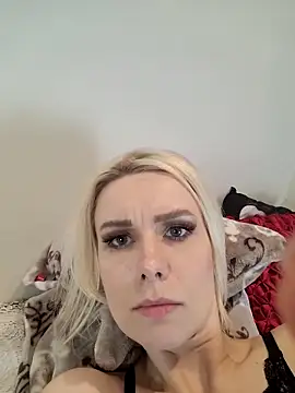 Snapshot of AureliaDoux chatting on March 15, 2025, 9:38 pm AureliaDoux online show from March 15, 2025, 9:38 pm