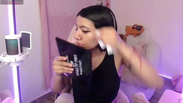 Nami usagi online show from October 21, 2025, 12:37 pm