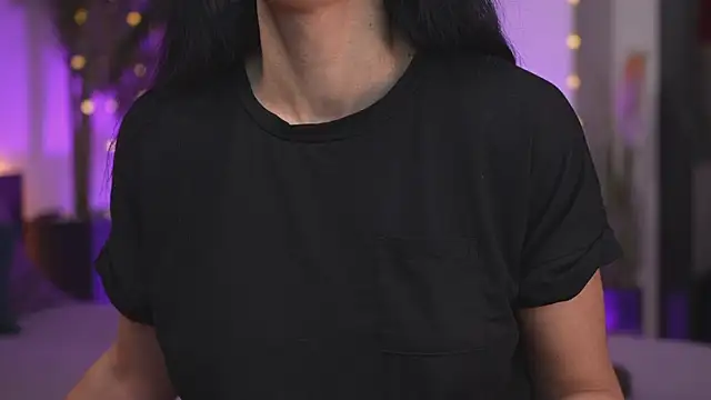 Snapshot of Lorettelorena chatting on February 1, 2026, 7:56 pm Lorettelorena online show from February 1, 2026, 7:56 pm