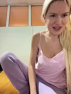 Keylili online show from March 21, 2025, 6:07 pm