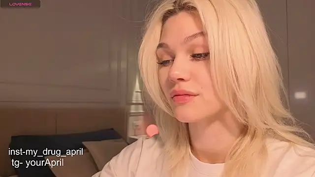 MyApril online show from November 26, 2025, 3:23 pm