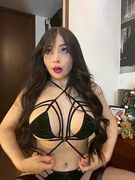 Snapshot of KateLatorre chatting on December 5, 2024, 11:56 pm KateLatorre online show from December 5, 2024, 11:56 pm