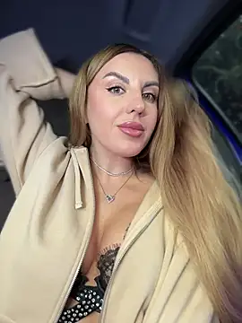 Kalli Fornia online show from November 7, 2025, 9:36 am