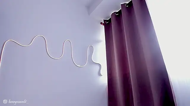 HannaMoom online show from March 7, 2025, 8:55 pm