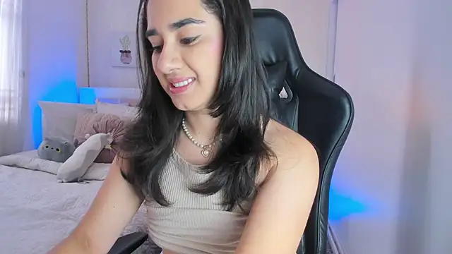 annadu011 online show from March 17, 2025, 2:23 pm