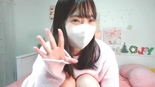 MOMO ROSE online show from December 21, 2024, 12:06 pm