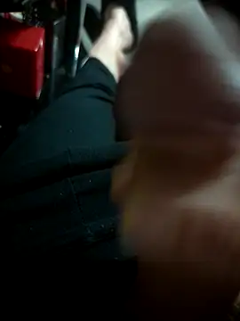 Dani el82xh online show from April 8, 2026, 11:50 pm