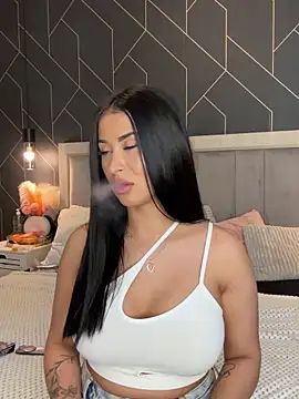 EmyLaveau online show from March 20, 2025, 12:32 pm