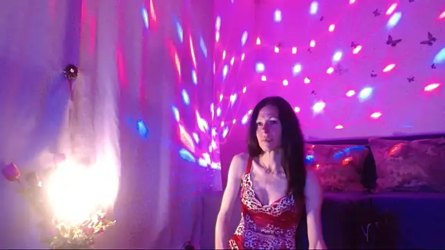 Snapshot of ElysaSun chatting on May 24, 2026, 5:35 pm ElysaSun online show from May 24, 2026, 5:35 pm