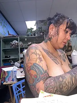 evacheers online show from November 6, 2025, 8:51 am