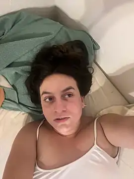 Snapshot of indierotic chatting on December 18, 2024, 3:26 am indierotic online show from December 18, 2024, 3:26 am