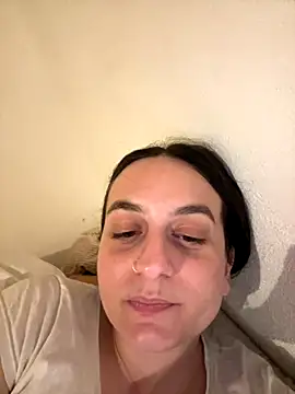 Snapshot of indierotic chatting on October 15, 2025, 3:38 am indierotic online show from October 15, 2025, 3:38 am