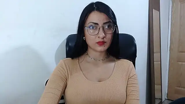 SavannaEvans001 online show from September 11, 2025, 12:21 am