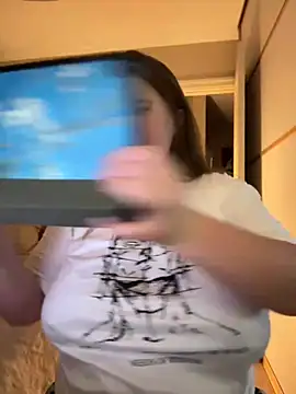 remirann  online show from December 24, 2024, 4:40 pm