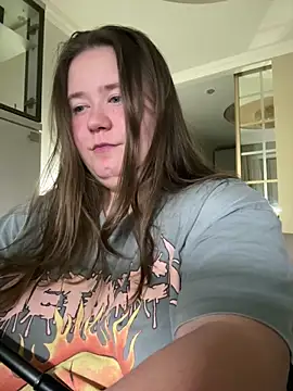 remirann  online show from February 28, 2025, 6:20 pm