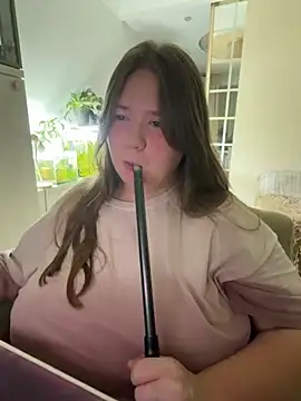 remirann  online show from October 19, 2025, 4:54 pm