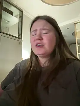 remirann  online show from March 10, 2025, 9:18 pm